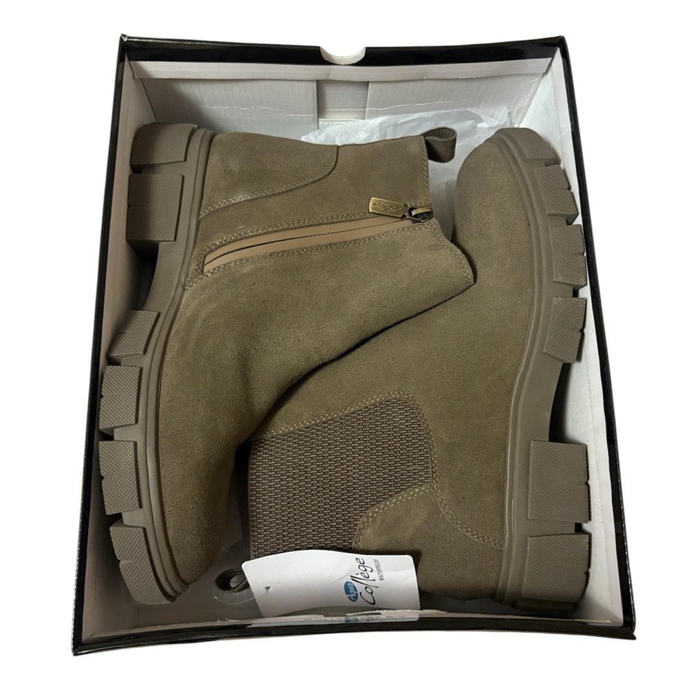 Aqua College Womens Dark Taupe Chelsea Boots NWT 9